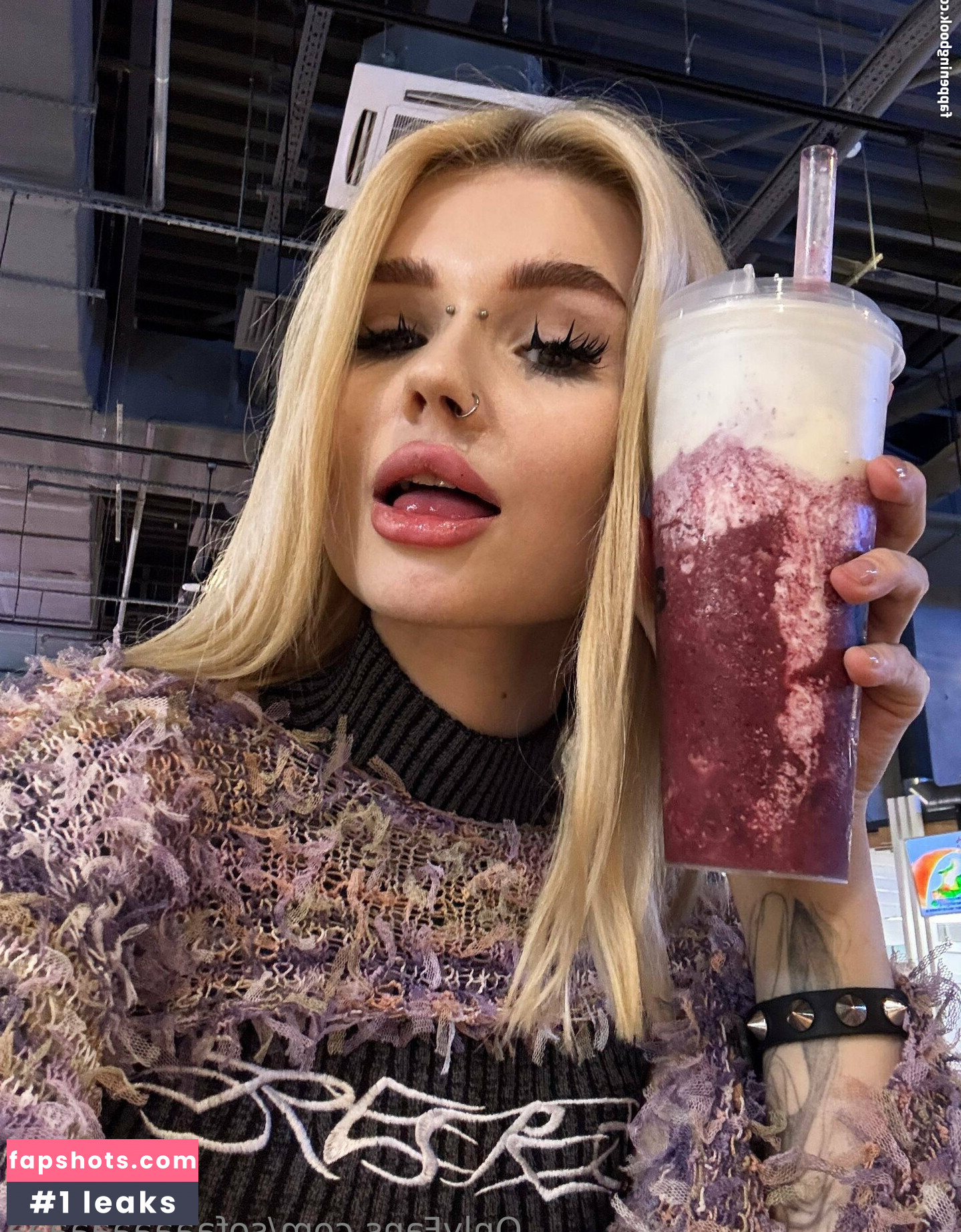 sofaaaaaaaaaa gallery photo #32