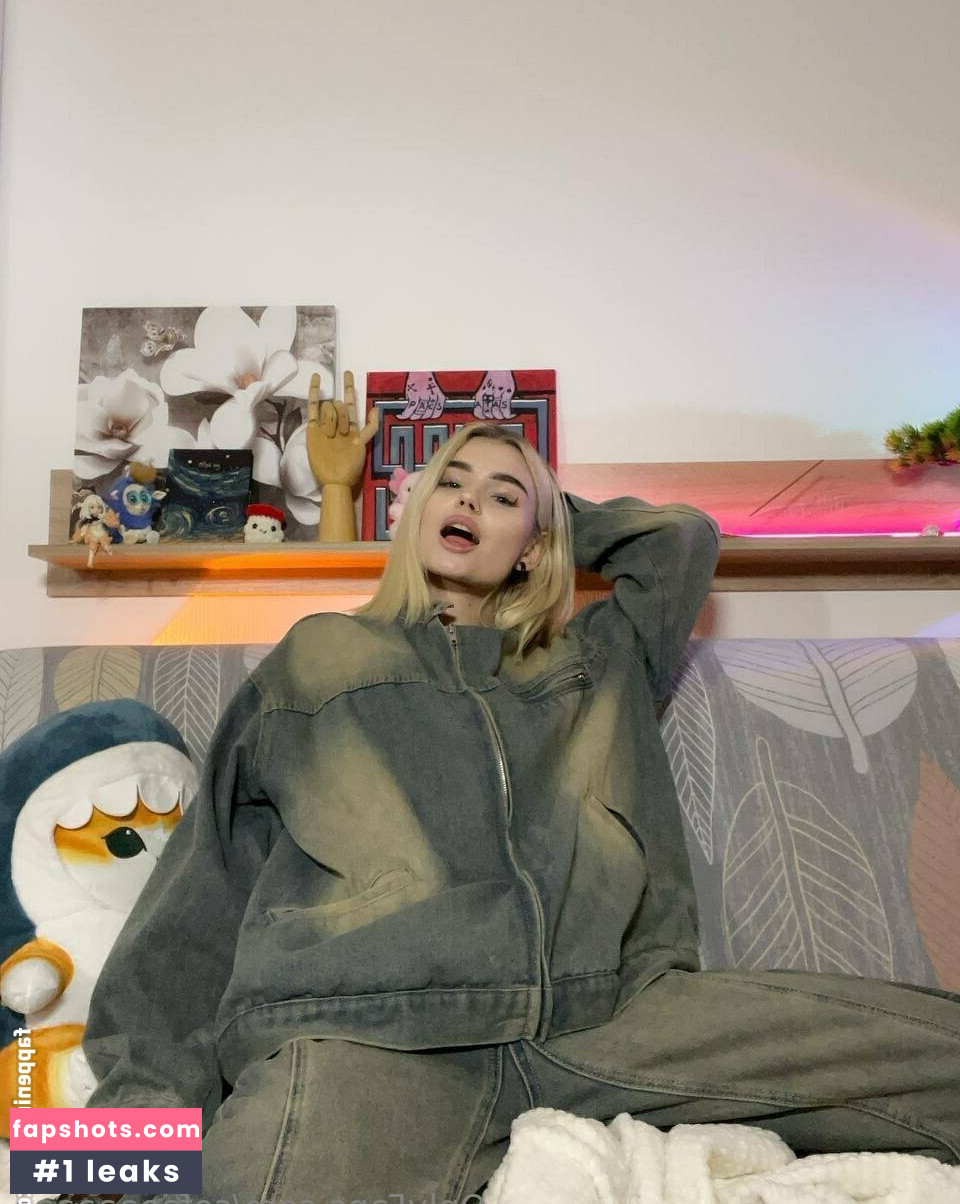 sofaaaaaaaaaa gallery photo #49