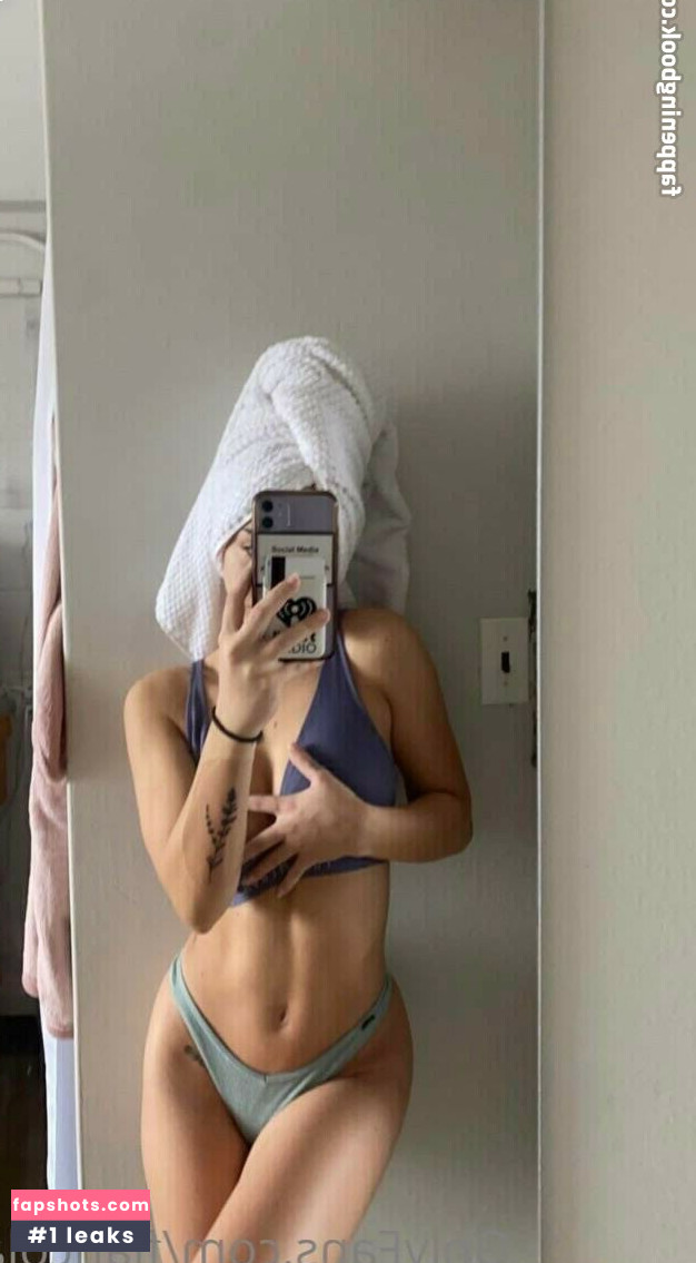 Sofia Cola gallery photo #6