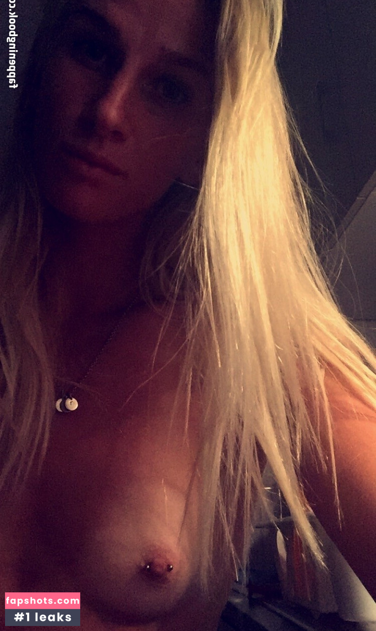 Sofia Jakobsson gallery photo #15