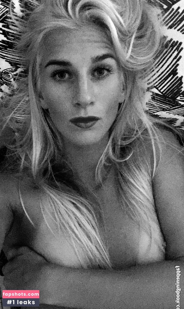 Sofia Jakobsson gallery photo #9