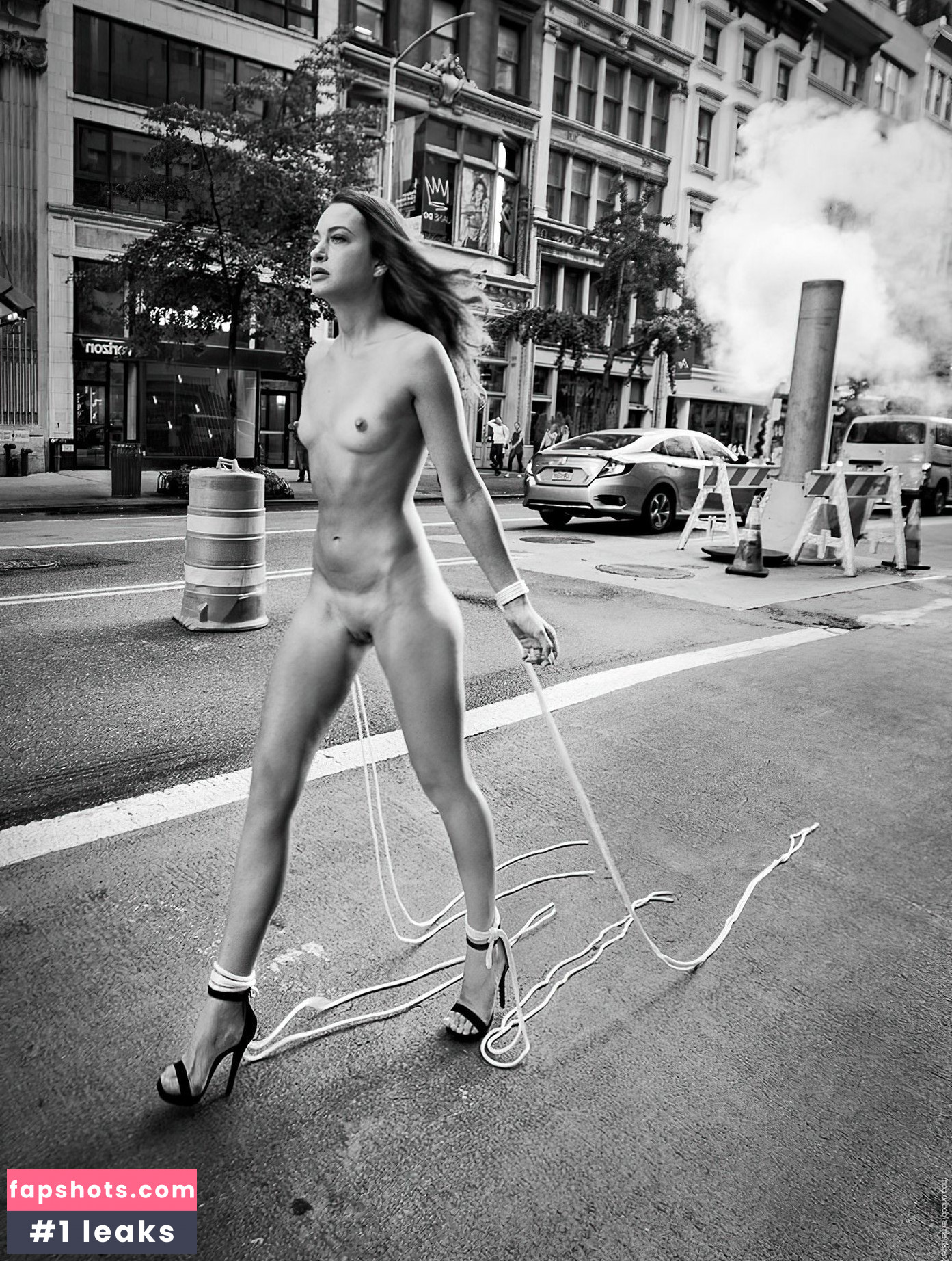 Sofia Jolie gallery photo #33