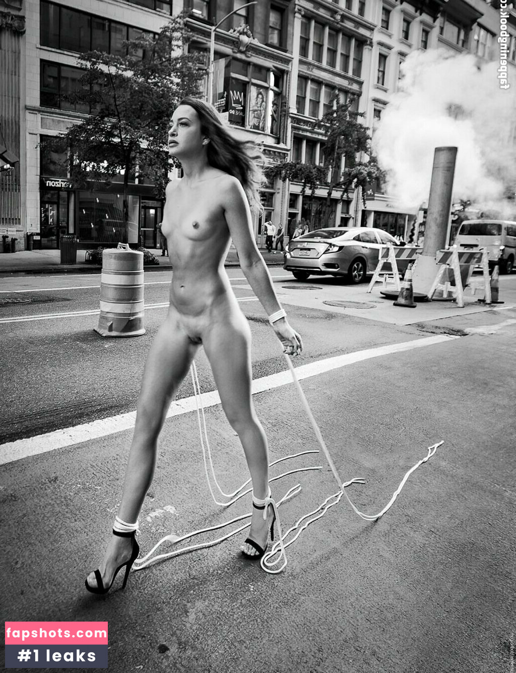 Sofia Jolie gallery photo #9