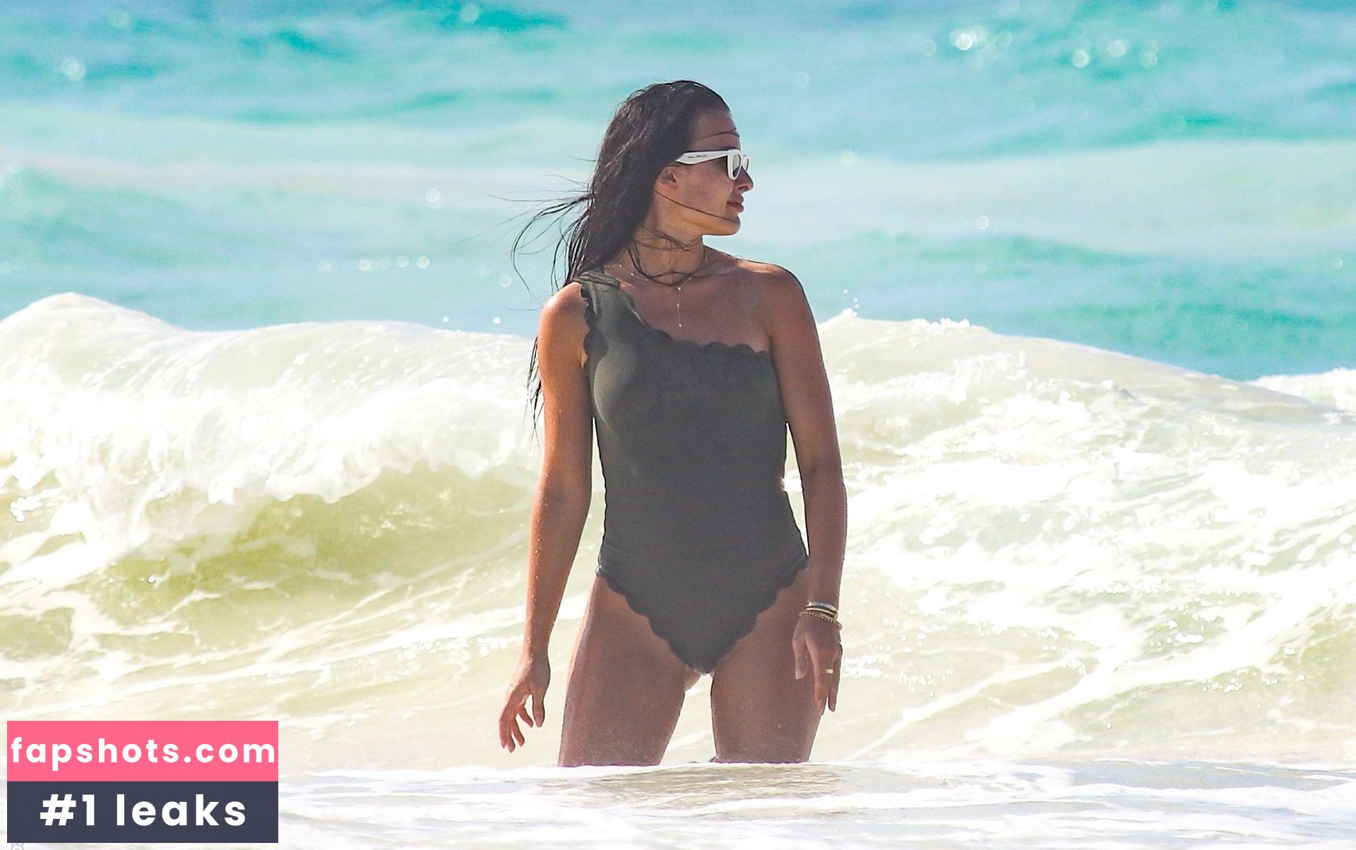 Sofia Nikitchuk gallery photo #4