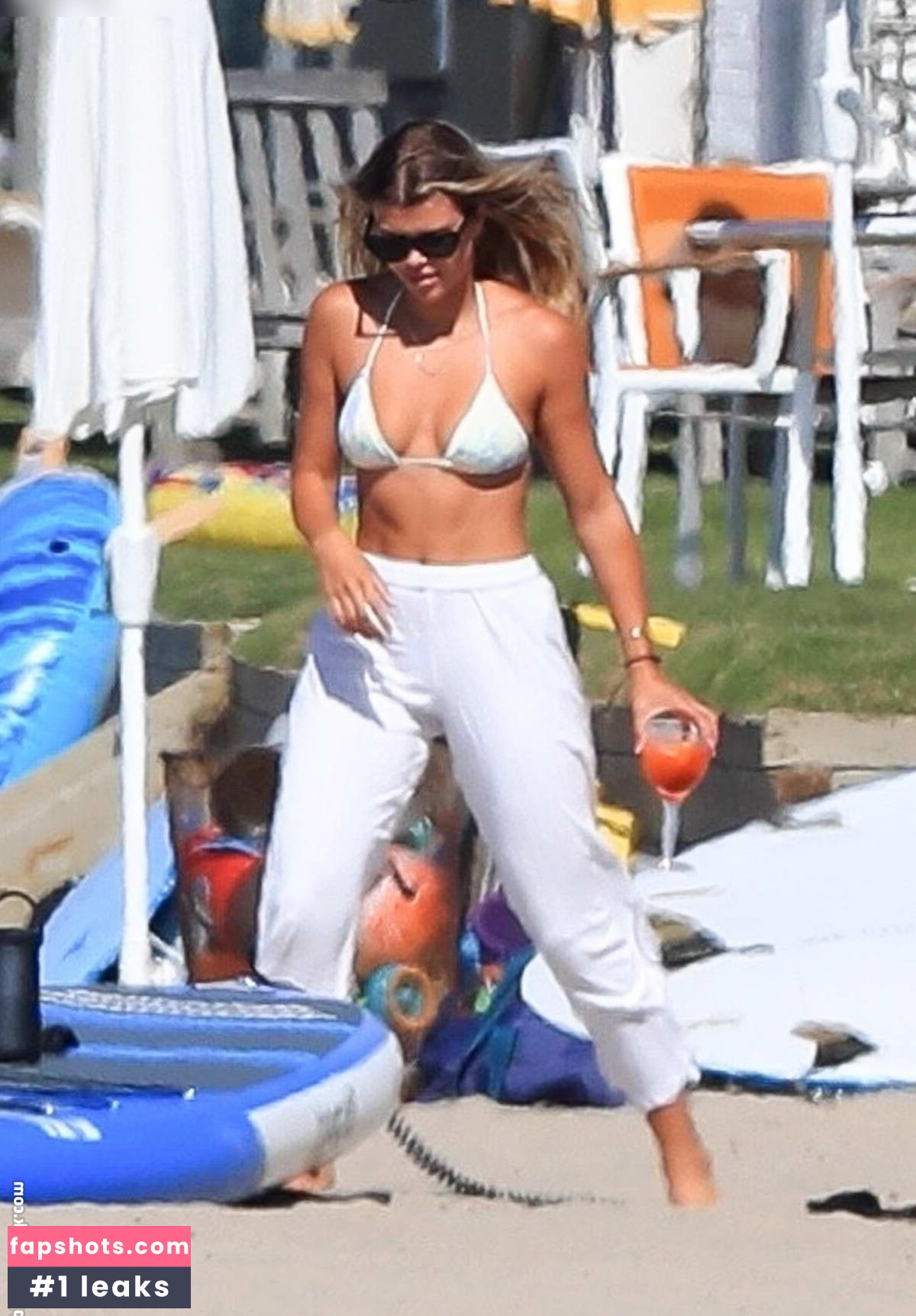 Sofia Richie gallery photo #17