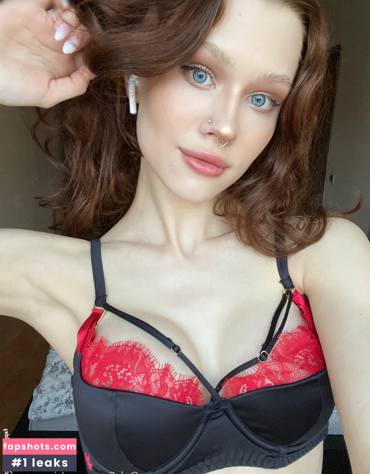 Sofia Simens gallery photo #111