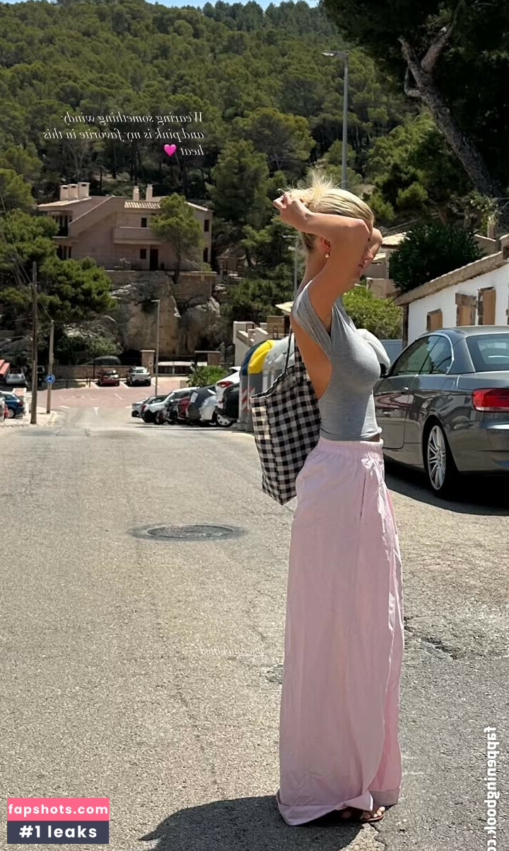 Sofie Houman gallery photo #3