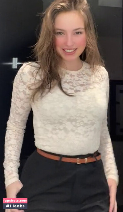 Sofie Snoeck gallery photo #17