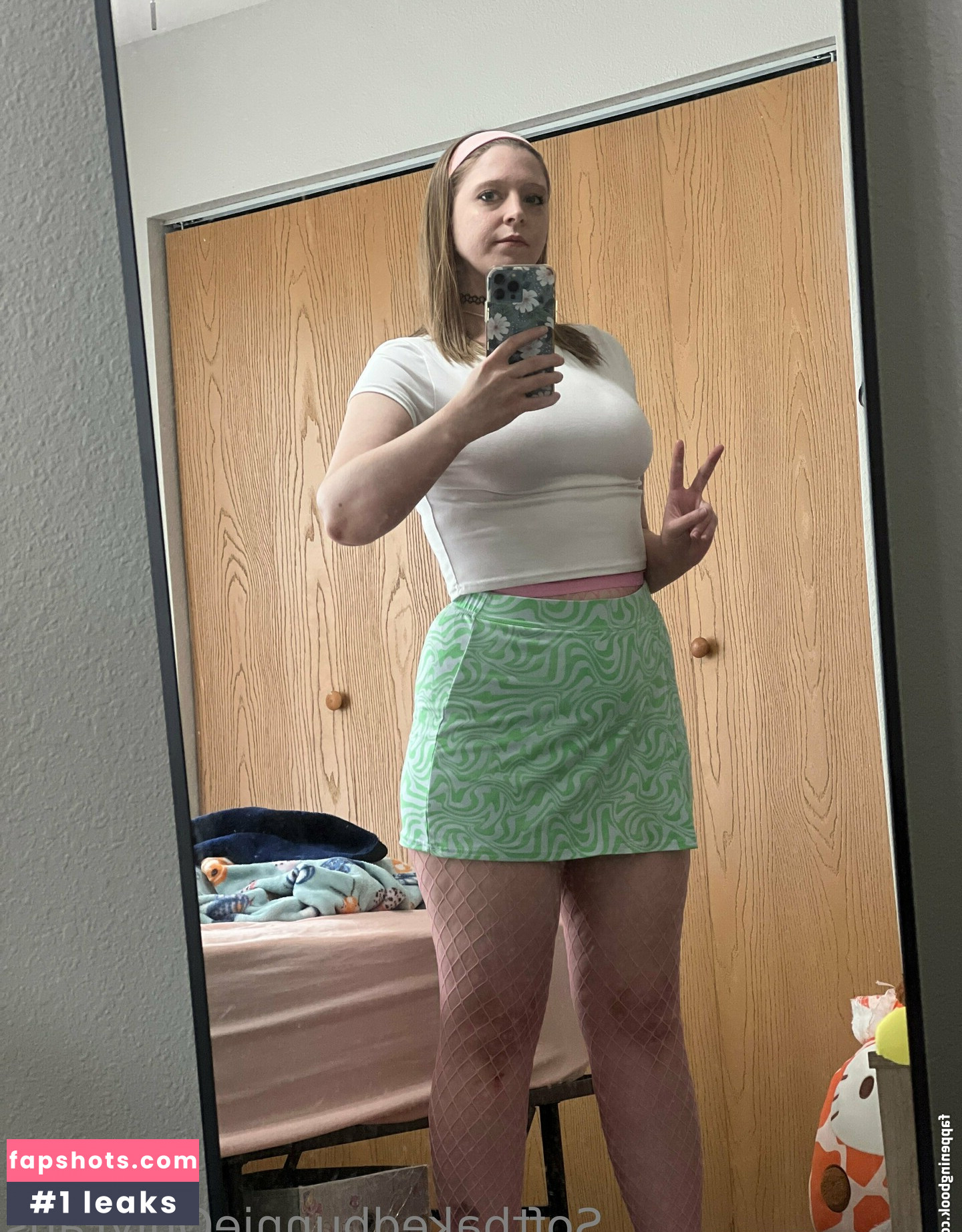 softbakedbunnie nude babe gallery