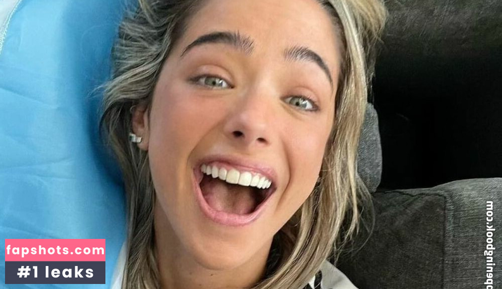 Sol Rivas gallery photo #16