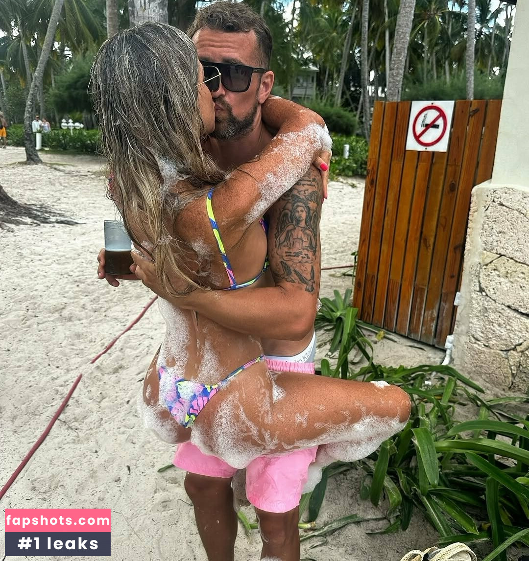 Sol Rivas gallery photo #17