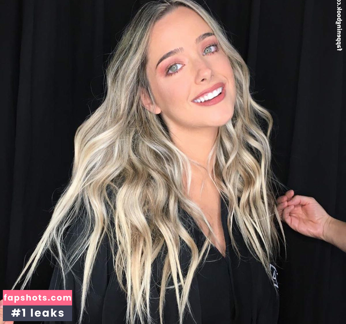 Sol Rivas gallery photo #22