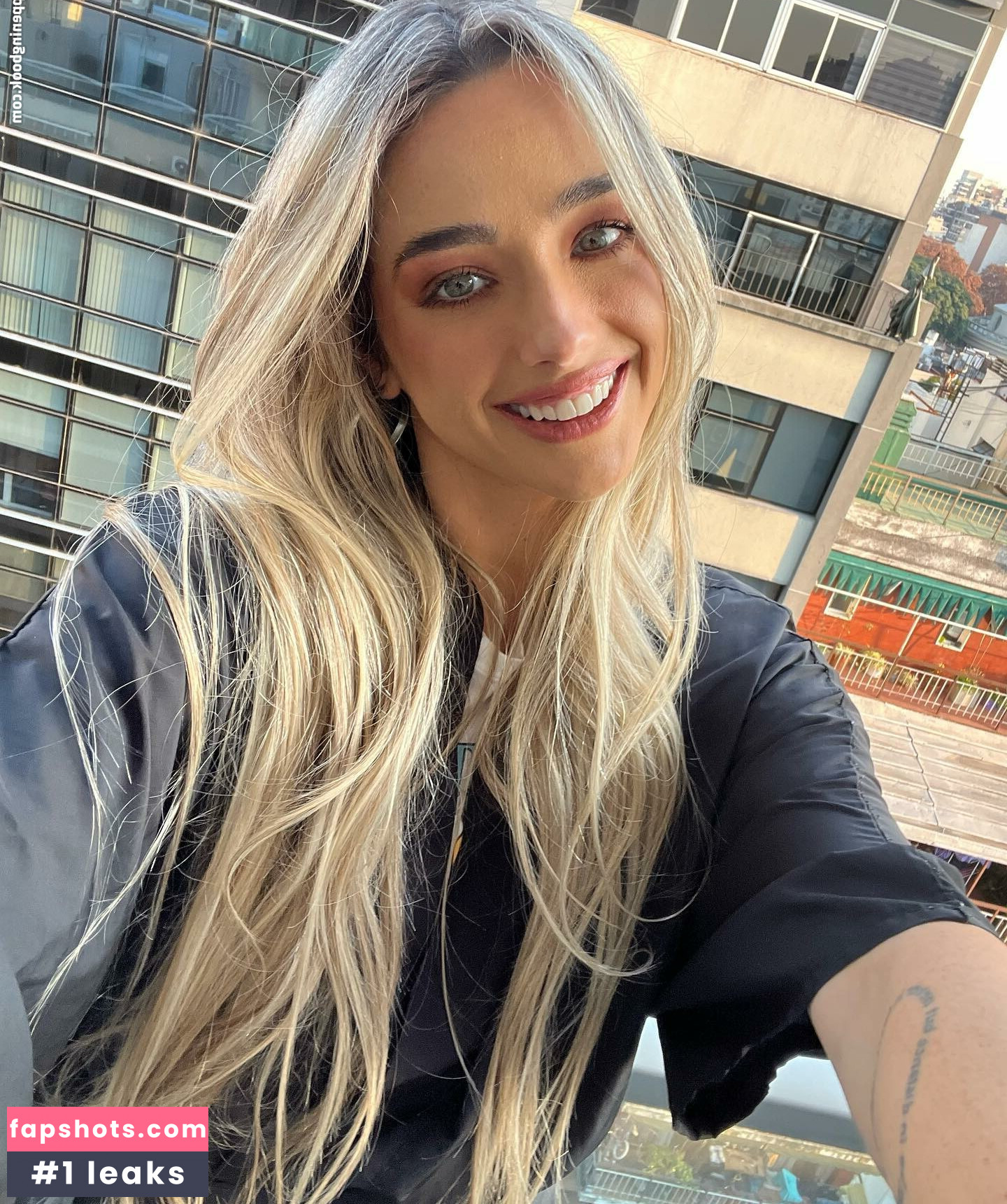 Sol Rivas gallery photo #8