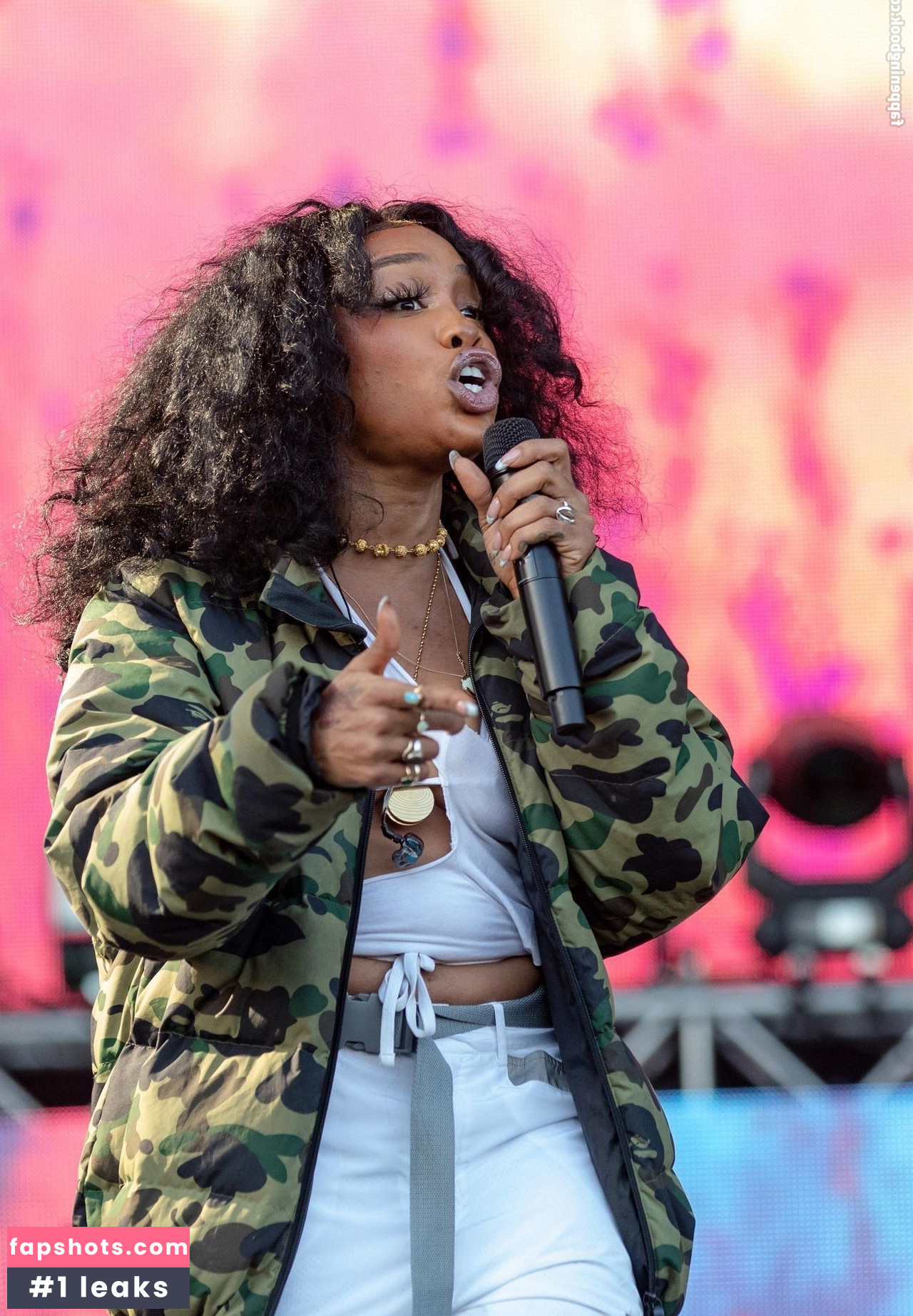 Solana Imani Rowe gallery photo #12