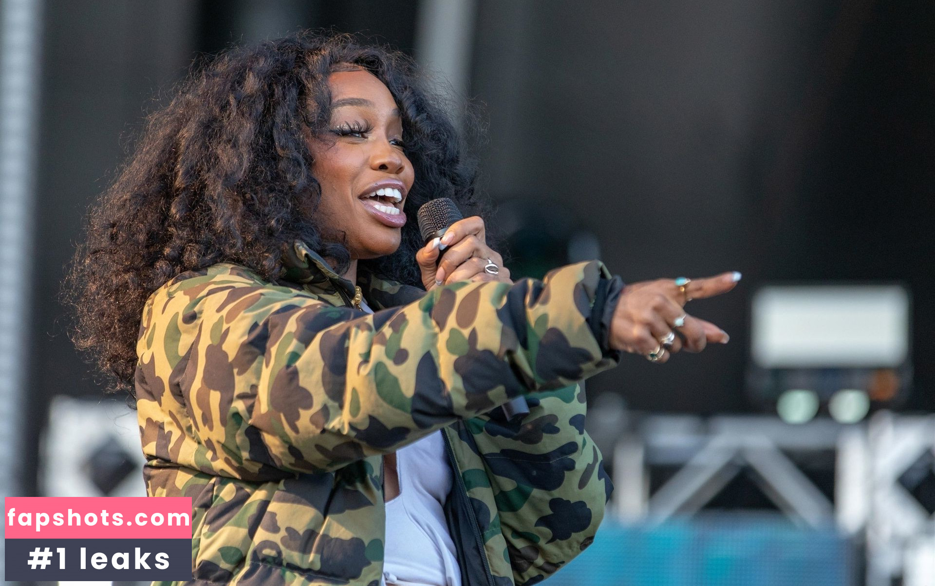 Solana Imani Rowe gallery photo #14