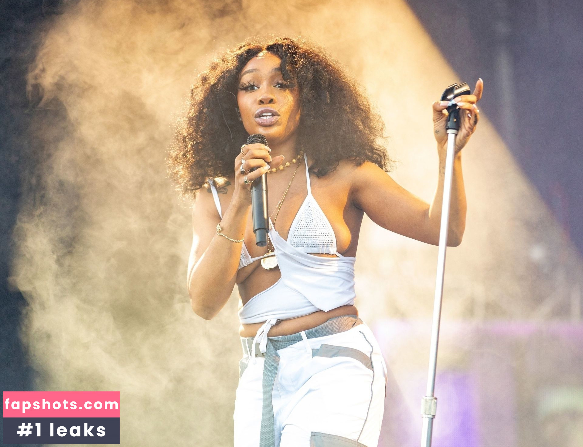 Solana Imani Rowe gallery photo #17