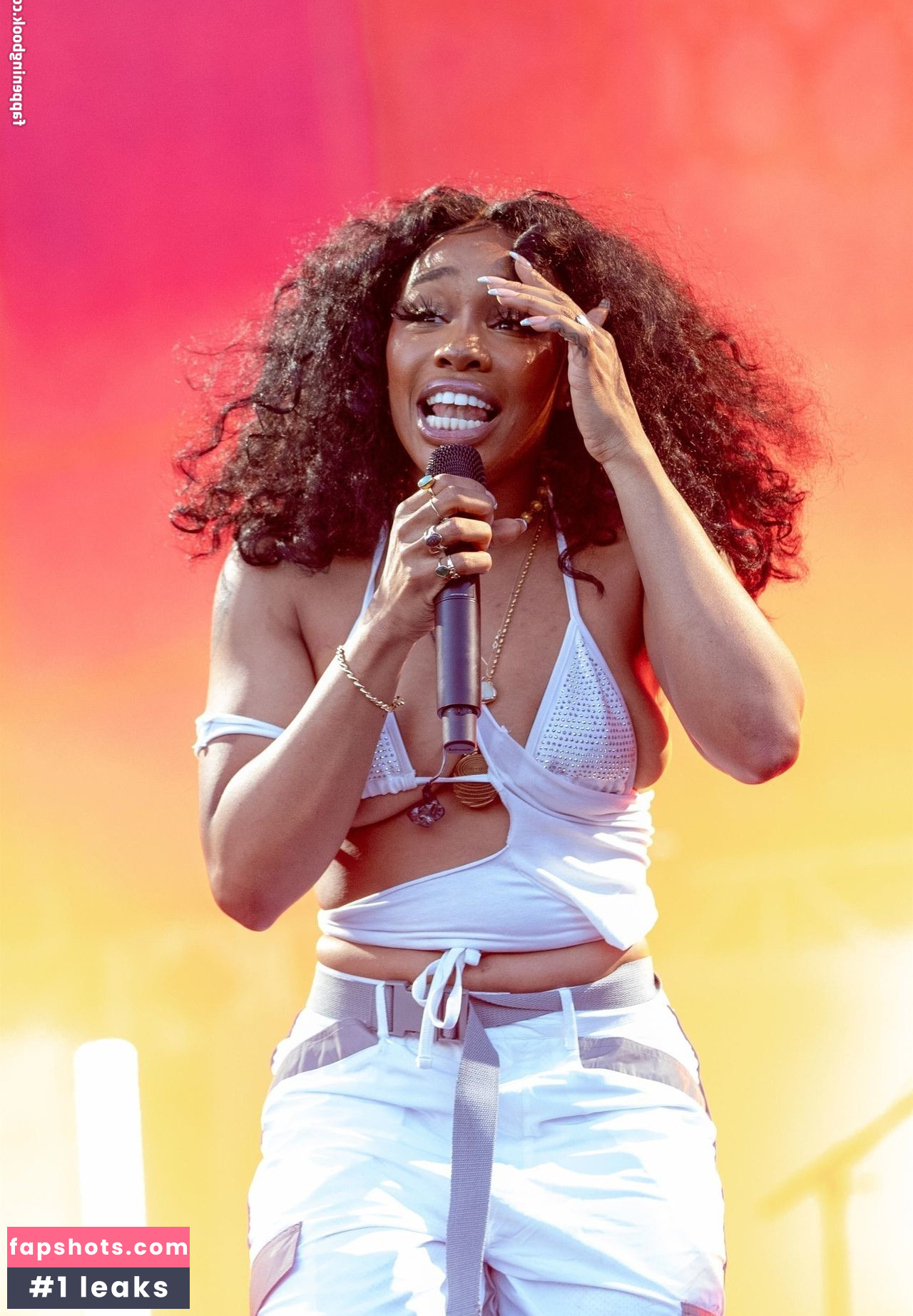 Solana Imani Rowe gallery photo #5