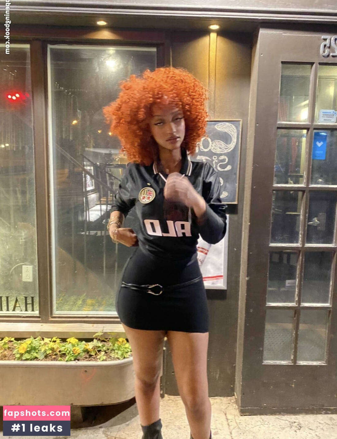 Solaya Ismail gallery photo #25