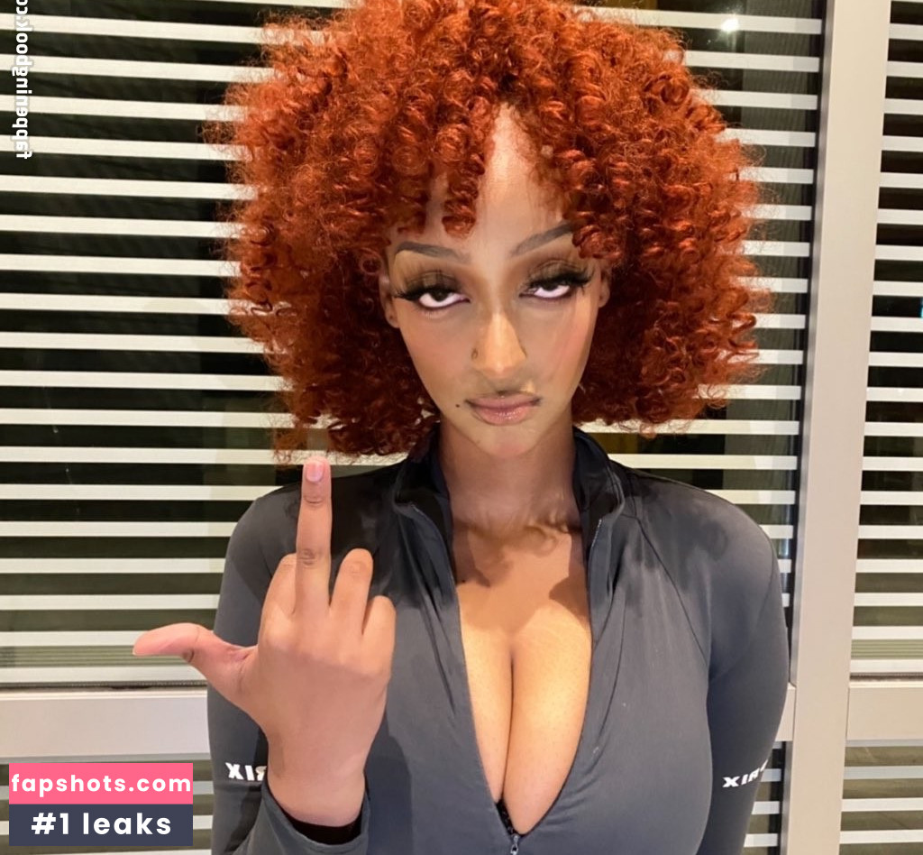 Solaya Ismail gallery photo #30