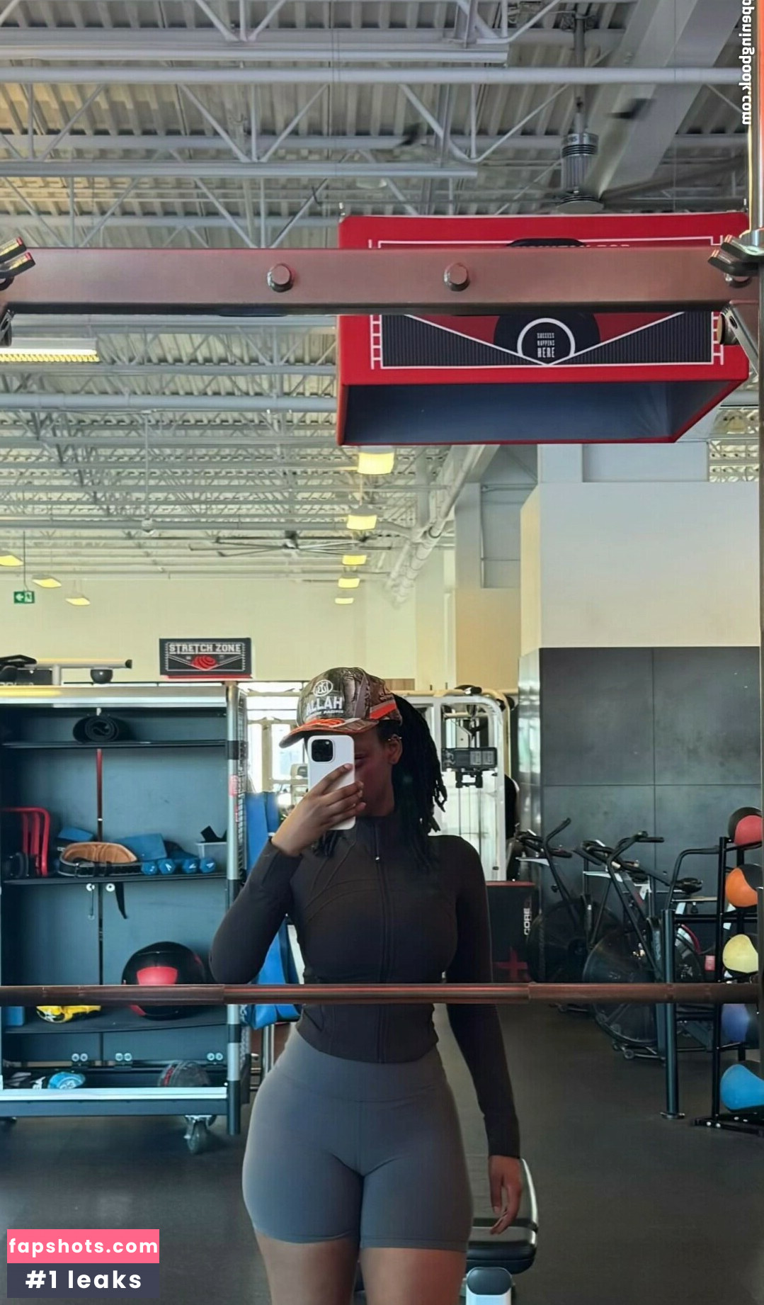 Solaya Ismail gallery photo #4