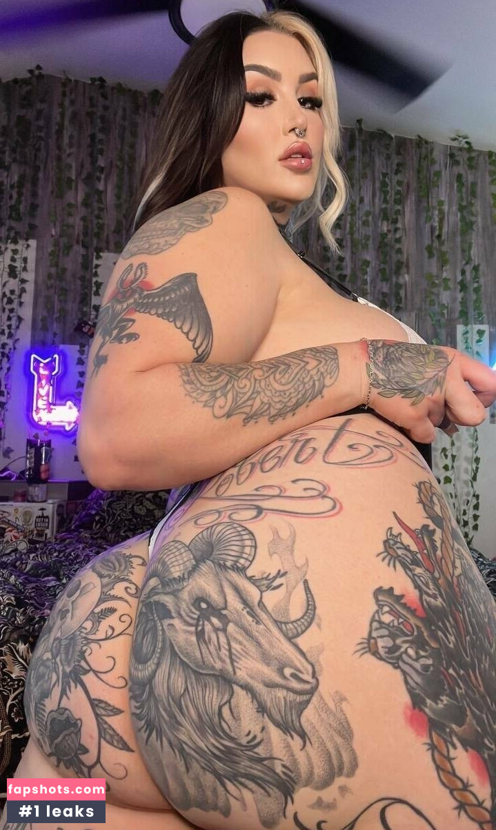 SomethingWickedXxx gallery photo #2