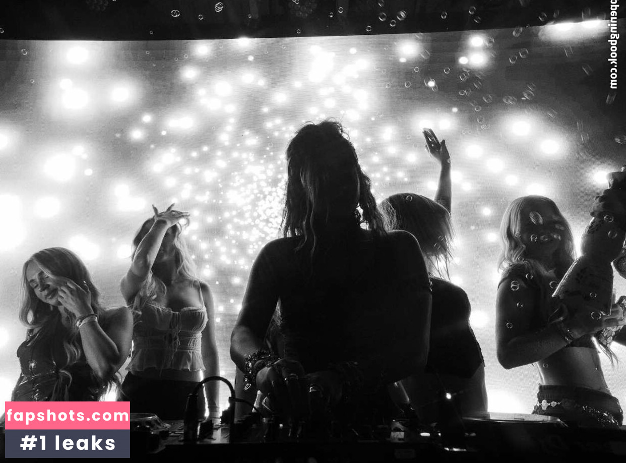 Sommer Ray gallery photo #444