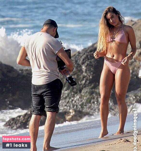 Sommer Ray gallery photo #643