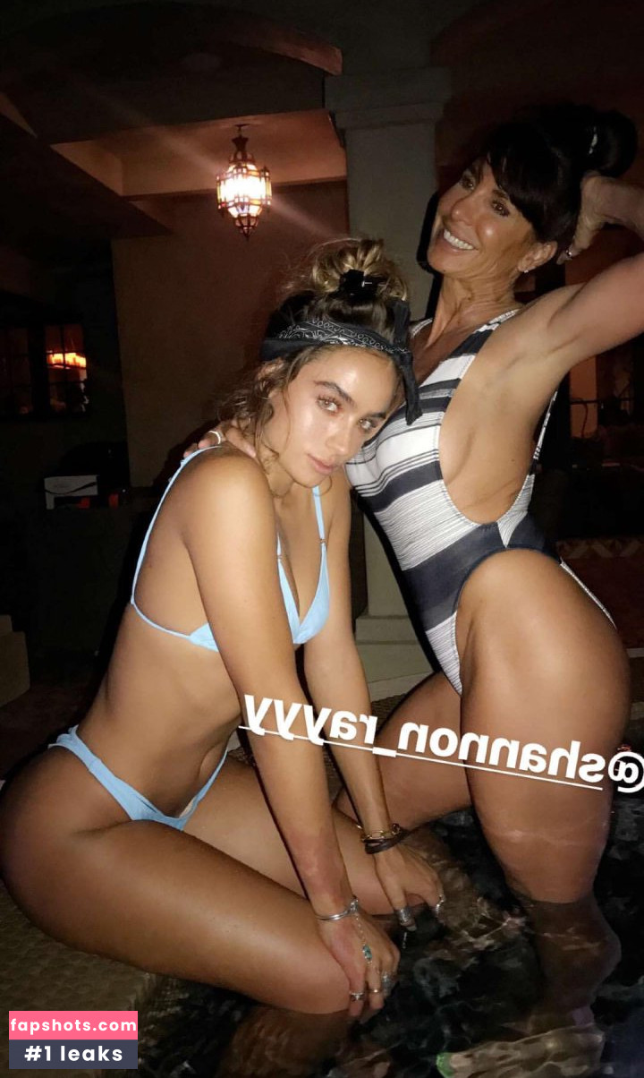 Sommer Ray gallery photo #965