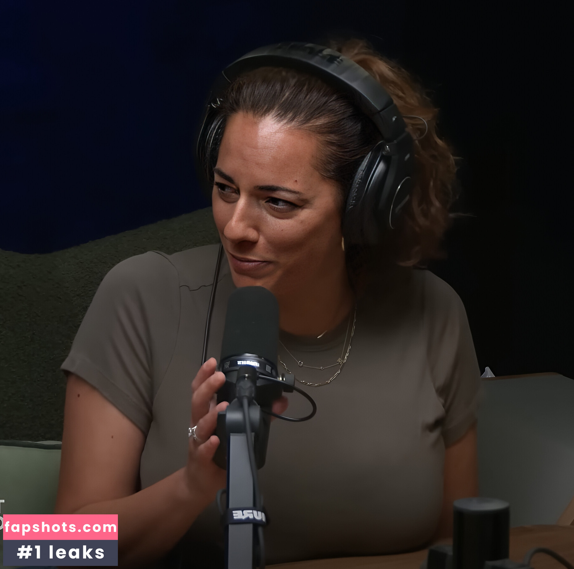 Sona Movsesian gallery photo #24