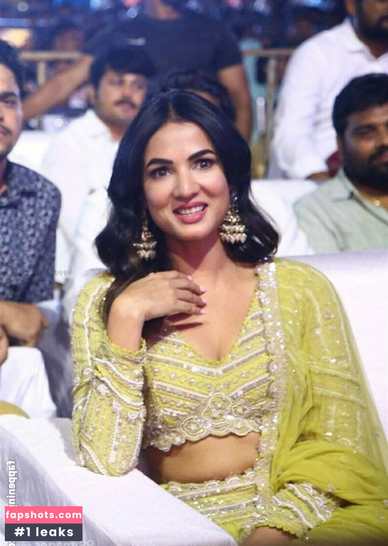 Sonal Chauhan Nude Leaks OnlyFans Photos #27 - LeakJerk