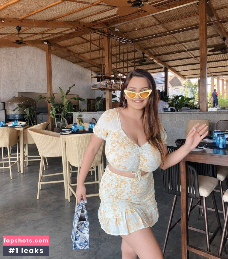 Sonali Malhotra gallery photo #14