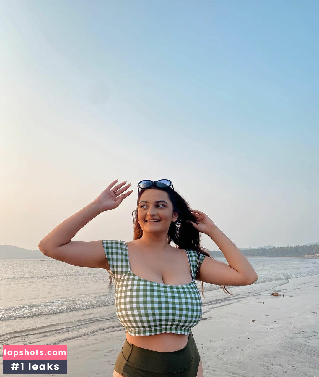 Sonali Malhotra gallery photo #15