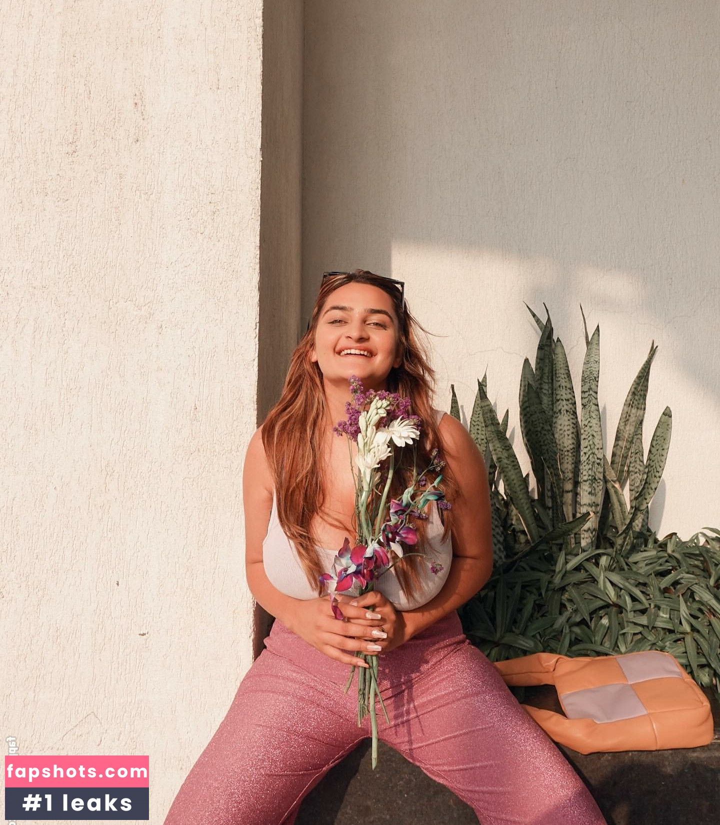 Sonali Malhotra gallery photo #17