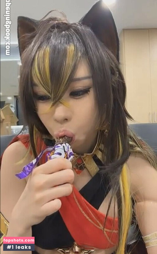 Song Ju A nude babe gallery