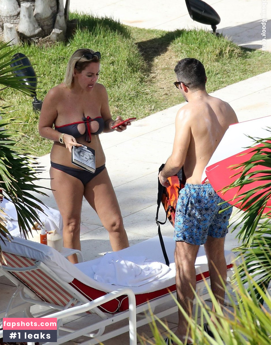 Sonia Bruganelli gallery photo #2