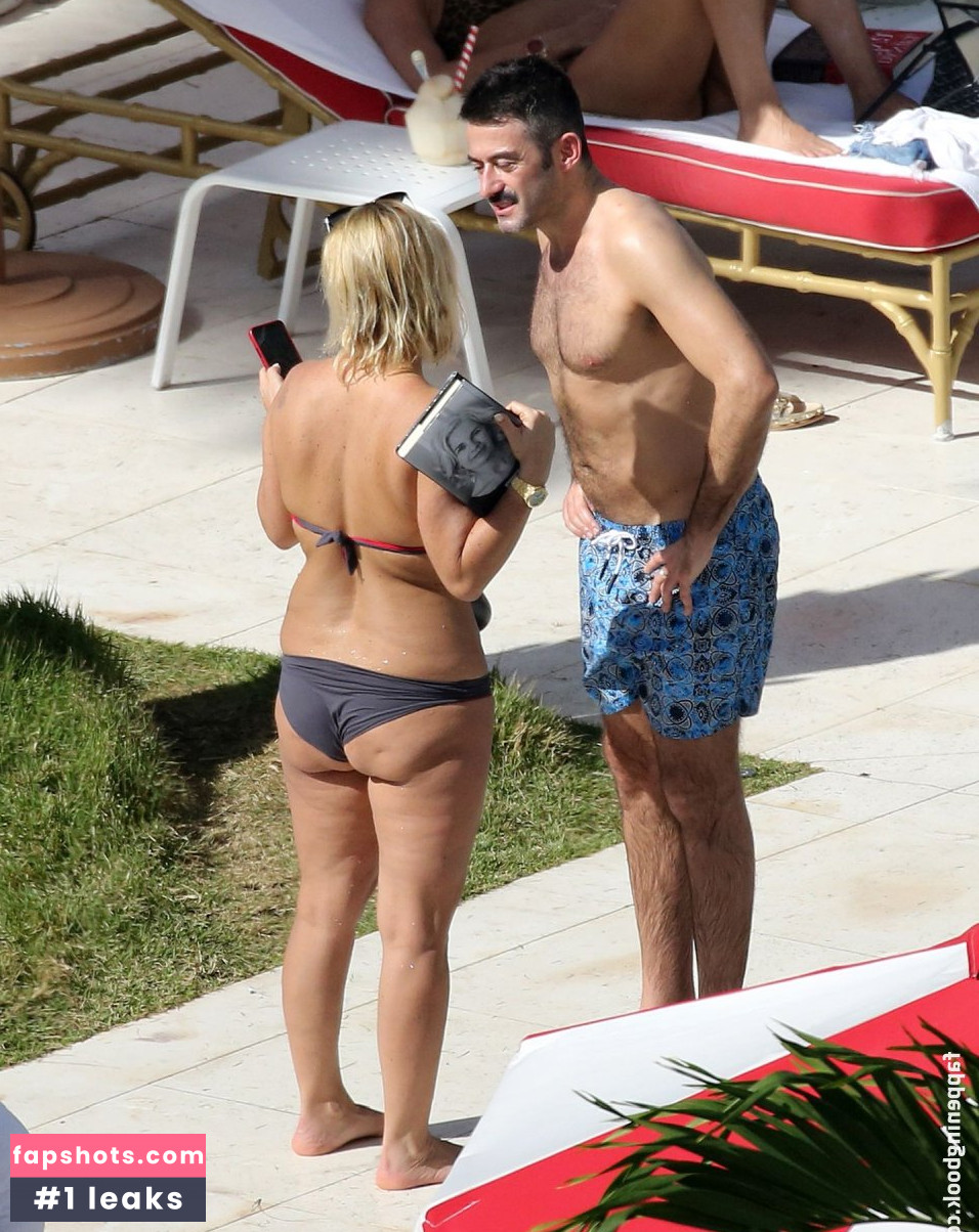 Sonia Bruganelli gallery photo #20