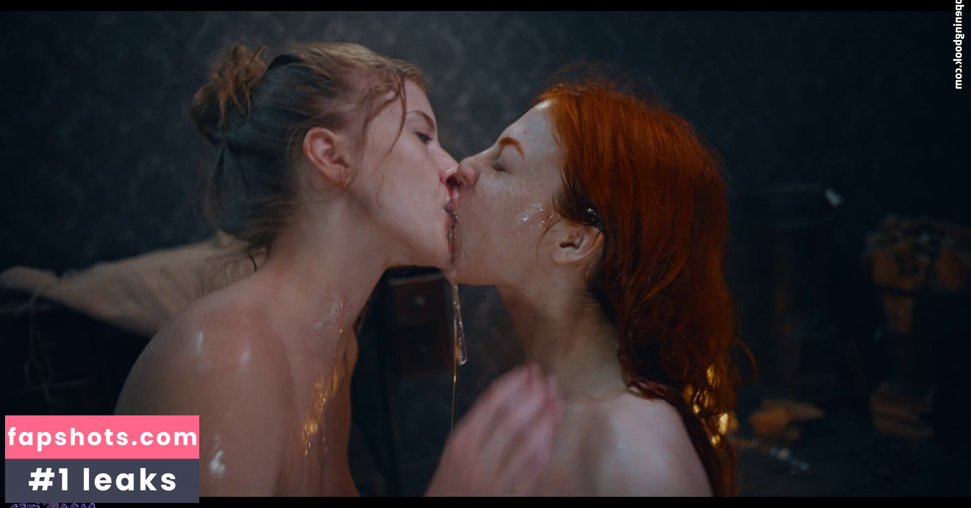 Sonia Red Fox gallery photo #3