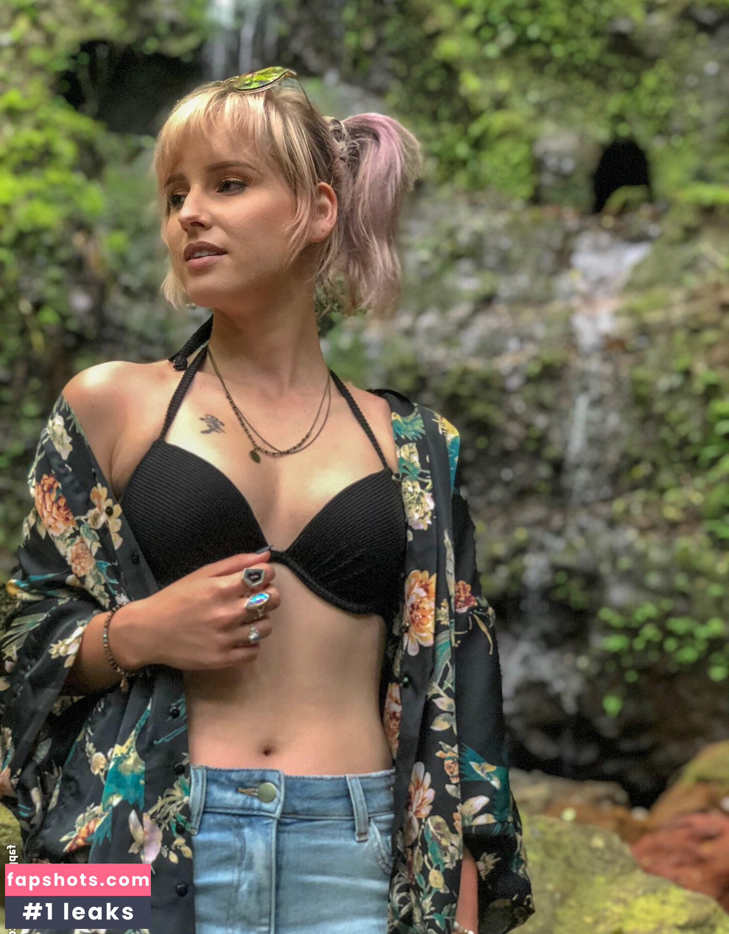 Sonja Reid gallery photo #114