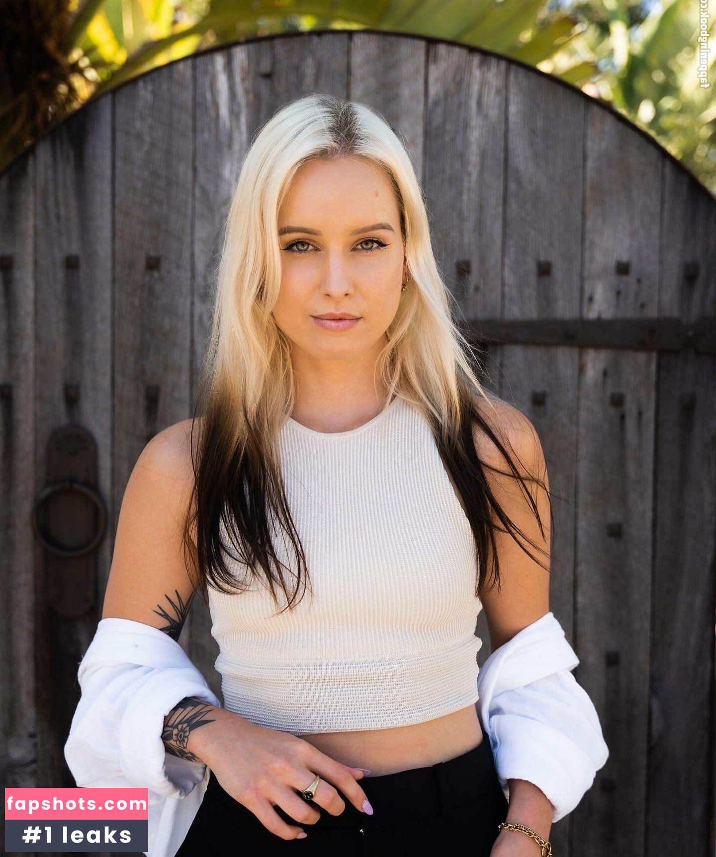 Sonja Reid gallery photo #119