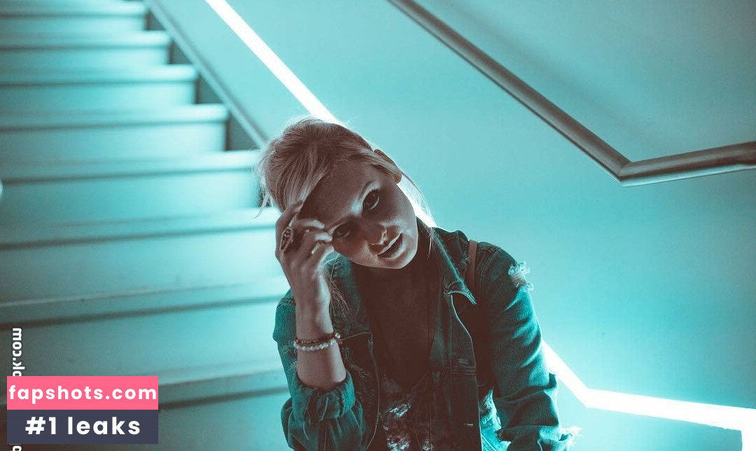 Sonja Reid gallery photo #67