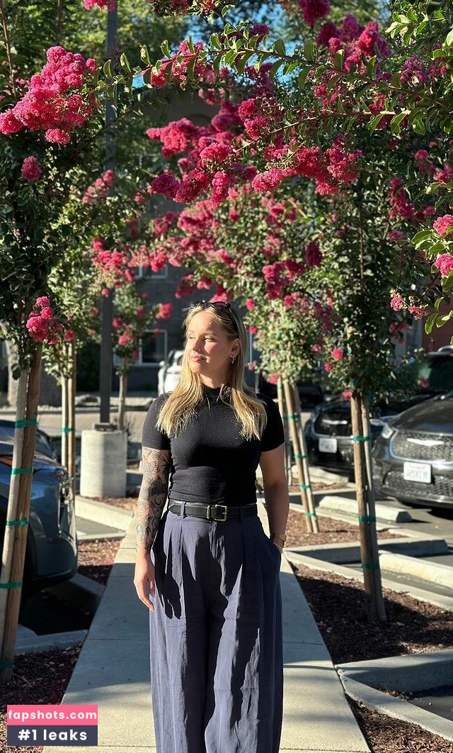 Sonja Reid gallery photo #90