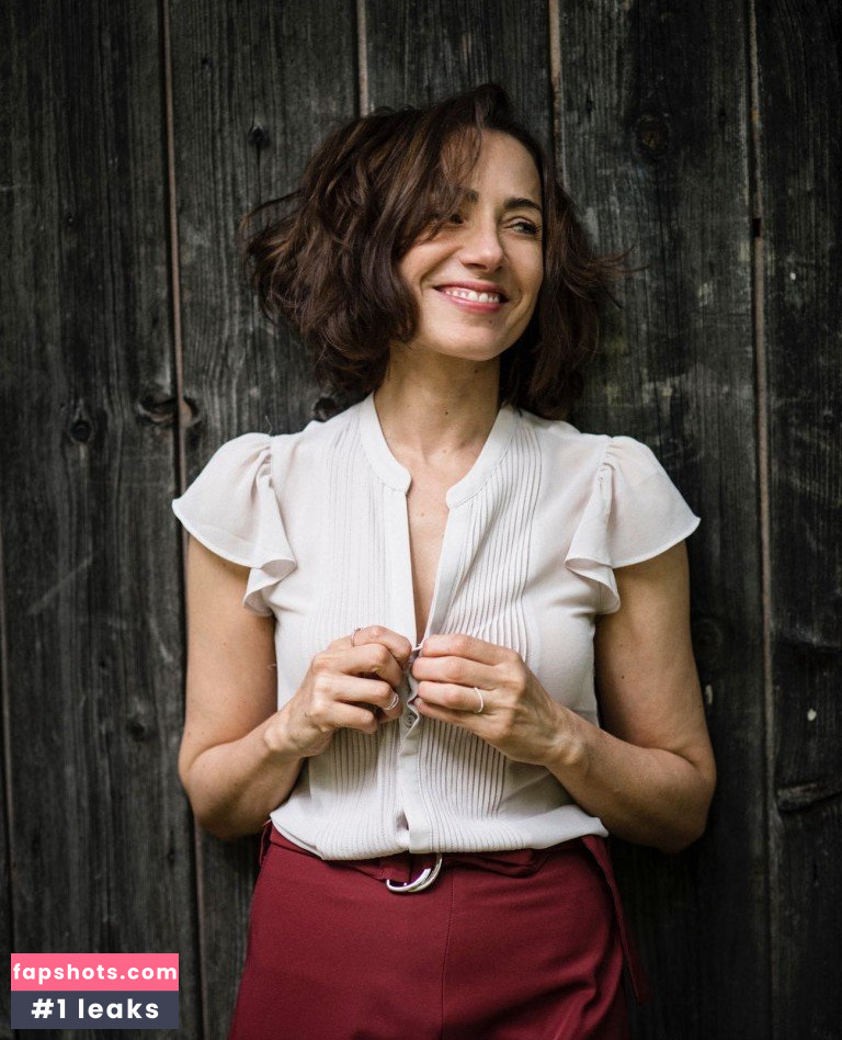 Sonja Romei nude babe gallery