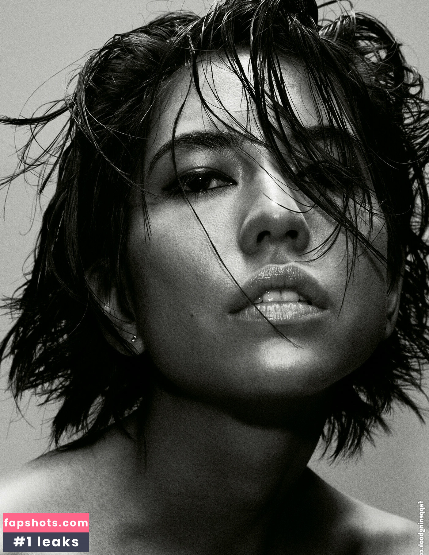 Sonoya Mizuno gallery photo #21