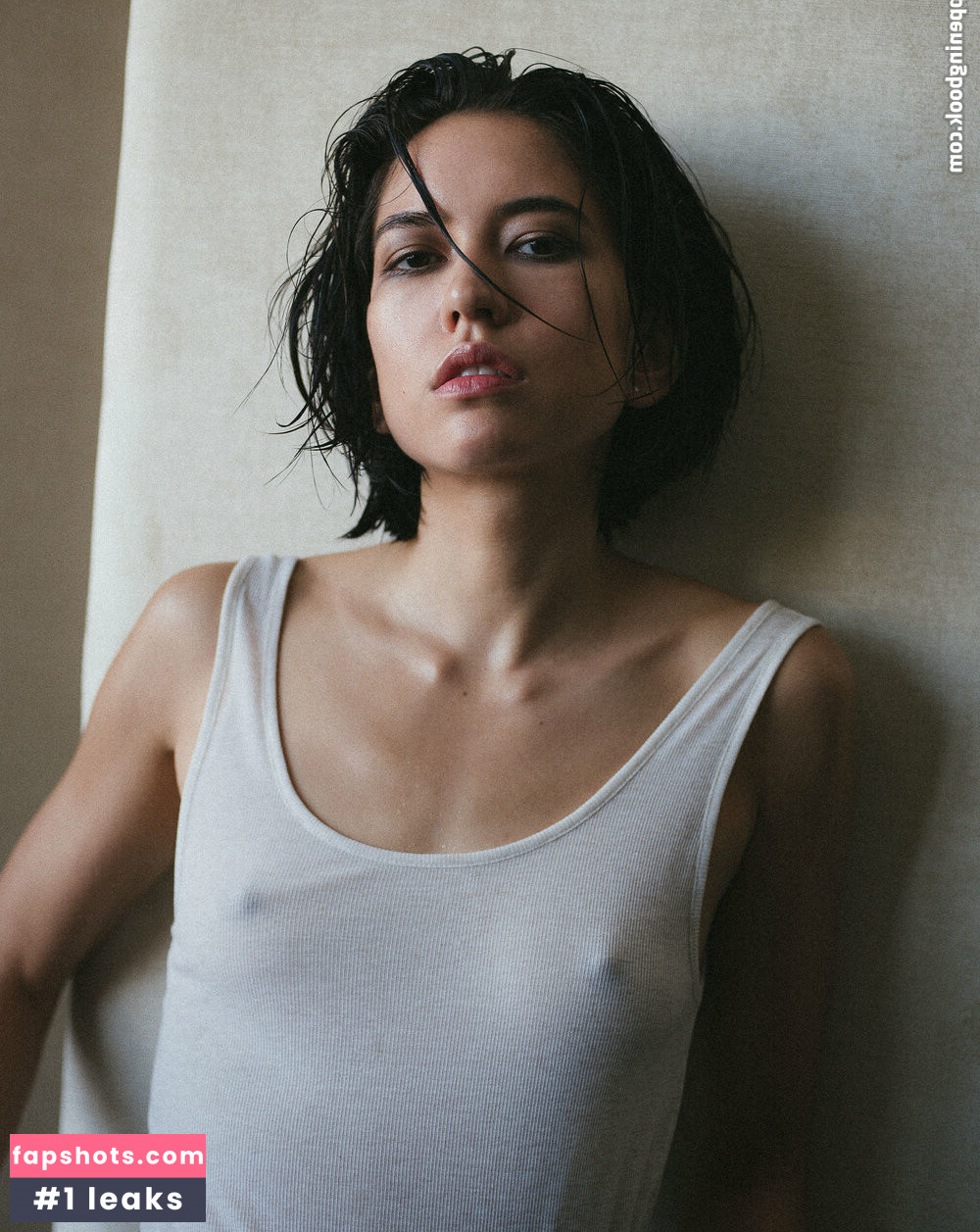 Sonoya Mizuno gallery photo #9