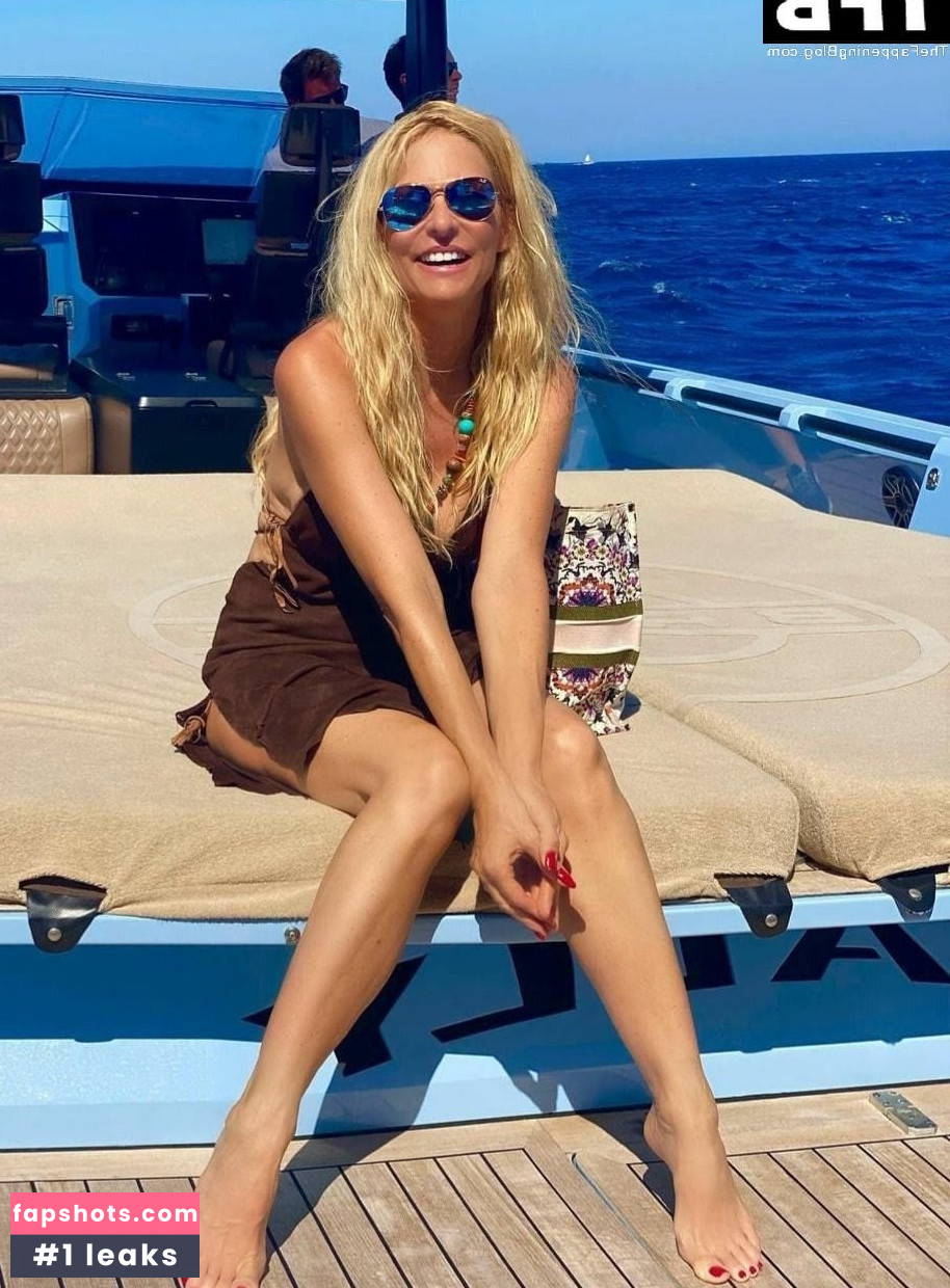 Sonya Kraus gallery photo #150