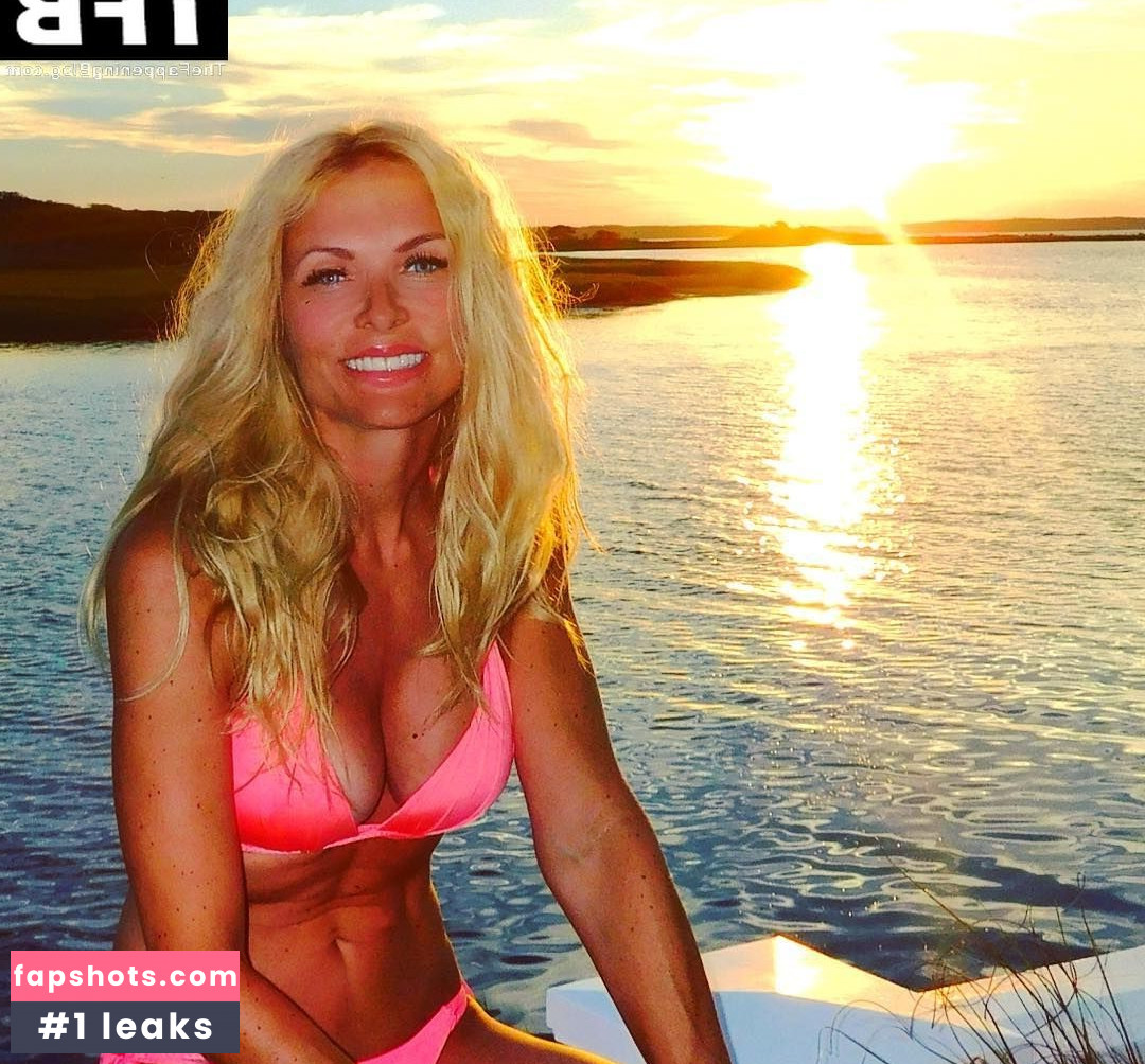 Sonya Kraus gallery photo #152