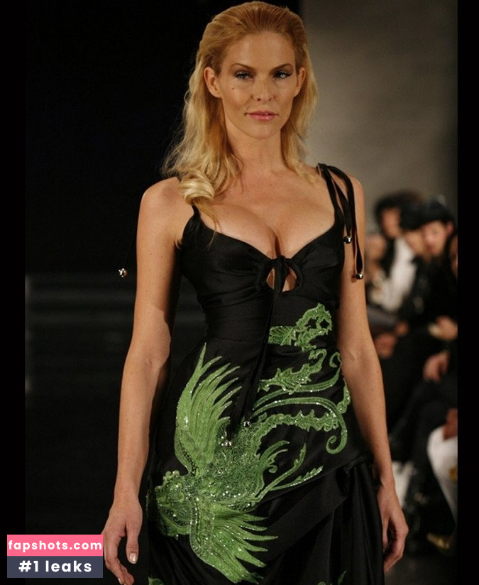 Sonya Kraus gallery photo #398