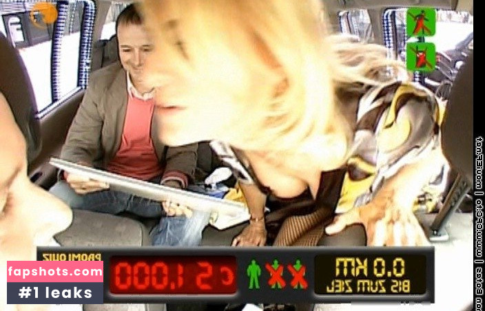 Sonya Kraus gallery photo #408