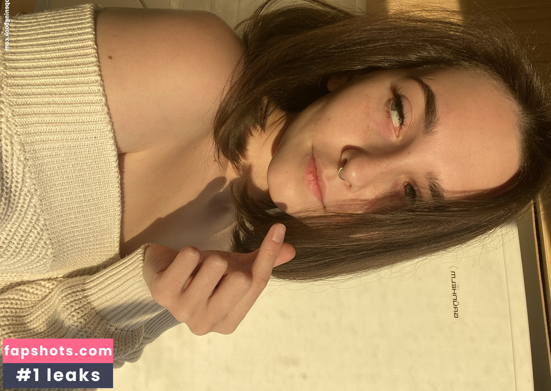 sonya_me gallery photo #21