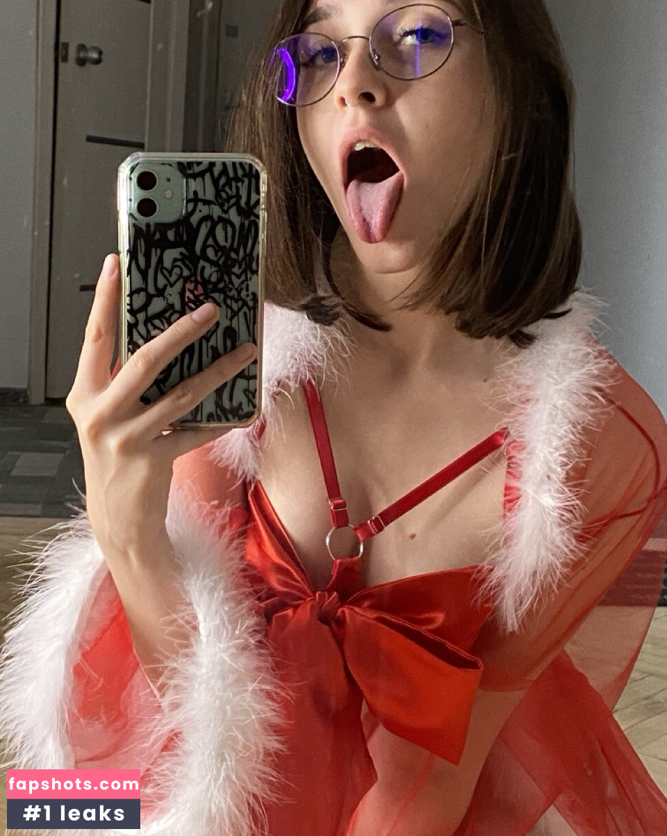 sonya_me gallery photo #31